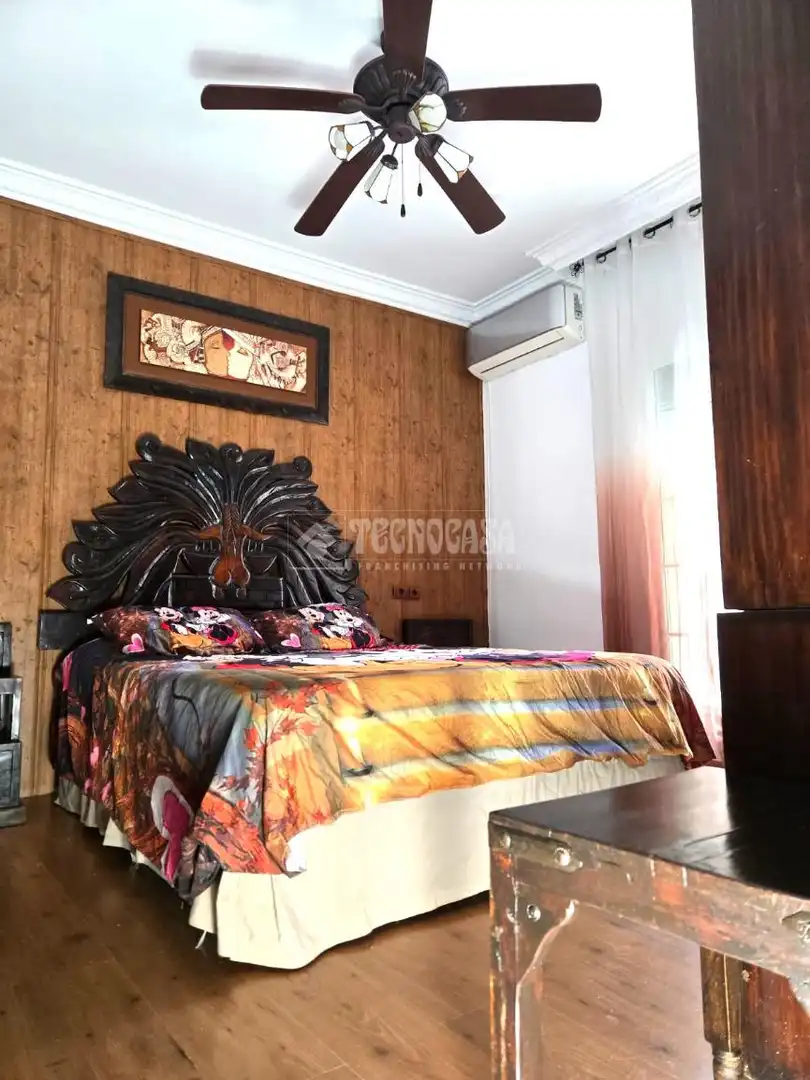 Habitación de Casa adosada en venta en Coria del Río