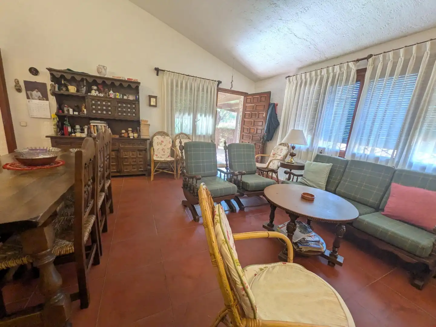 Sala d'estar de Casa adosada en venda en Villalbilla amb Calefacció