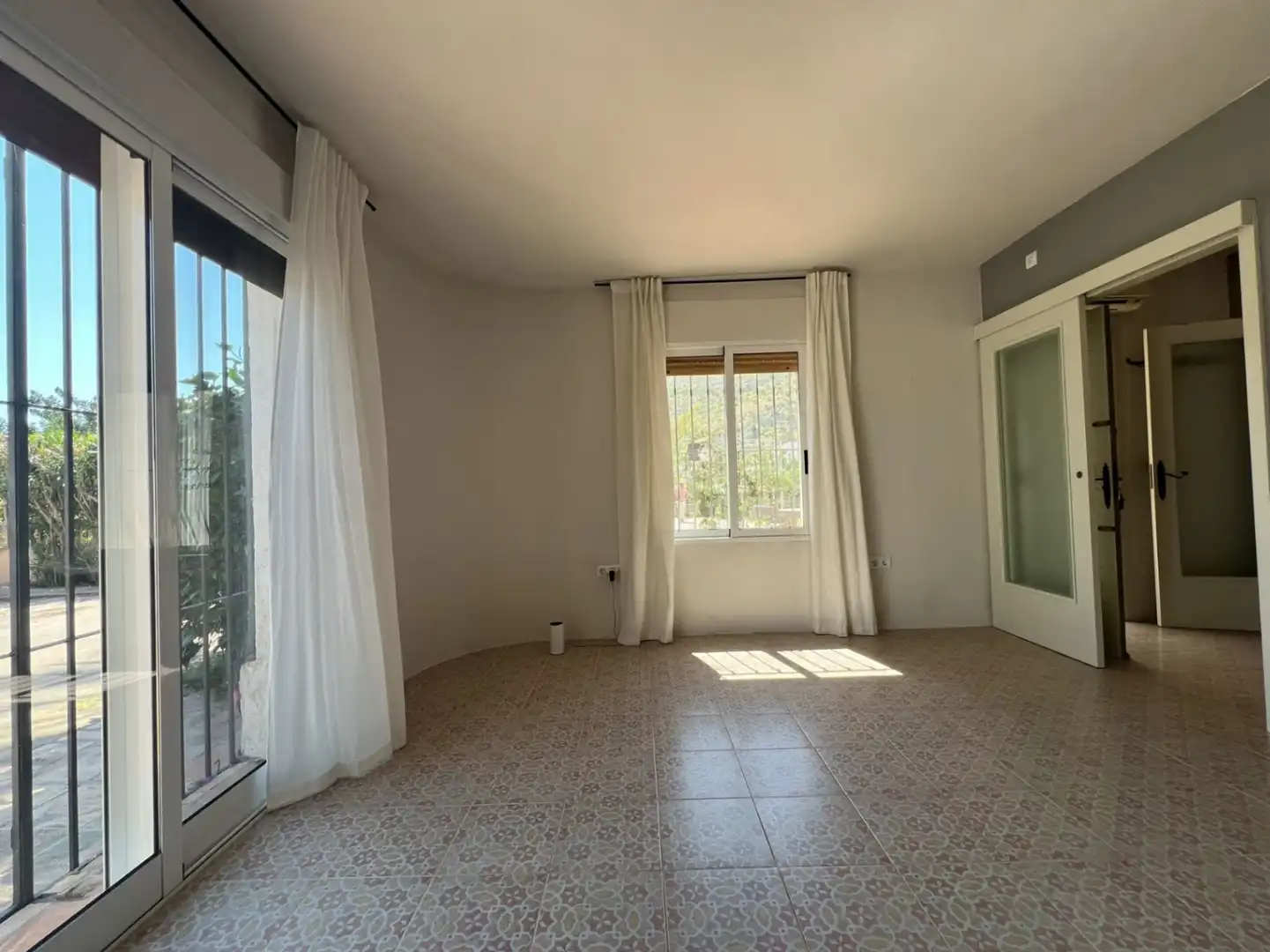 Sala d'estar de Casa o xalet en venda en Pedreguer amb Jardí privat, Terrassa i Piscina