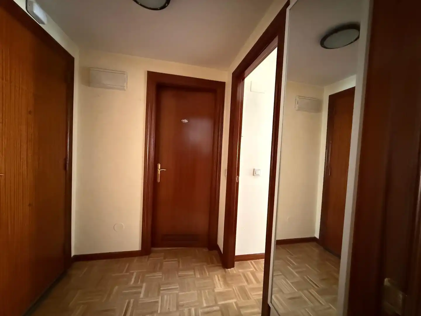 Piso en venta en Oviedo  con Calefacción, Trastero y Amueblado