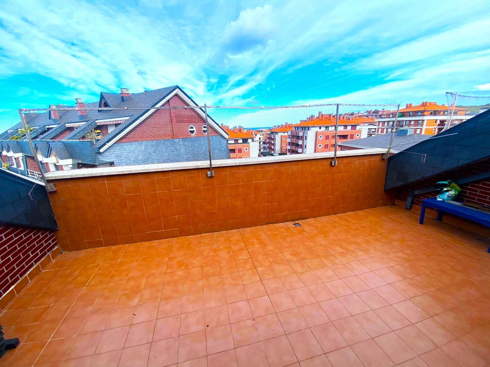Terrace of Attic for sale in Castro-Urdiales  with Heating, Terrace and Oven