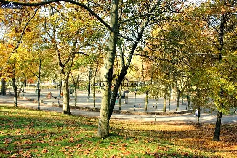 Vista exterior de Piso en venta en Vigo  con Balcón