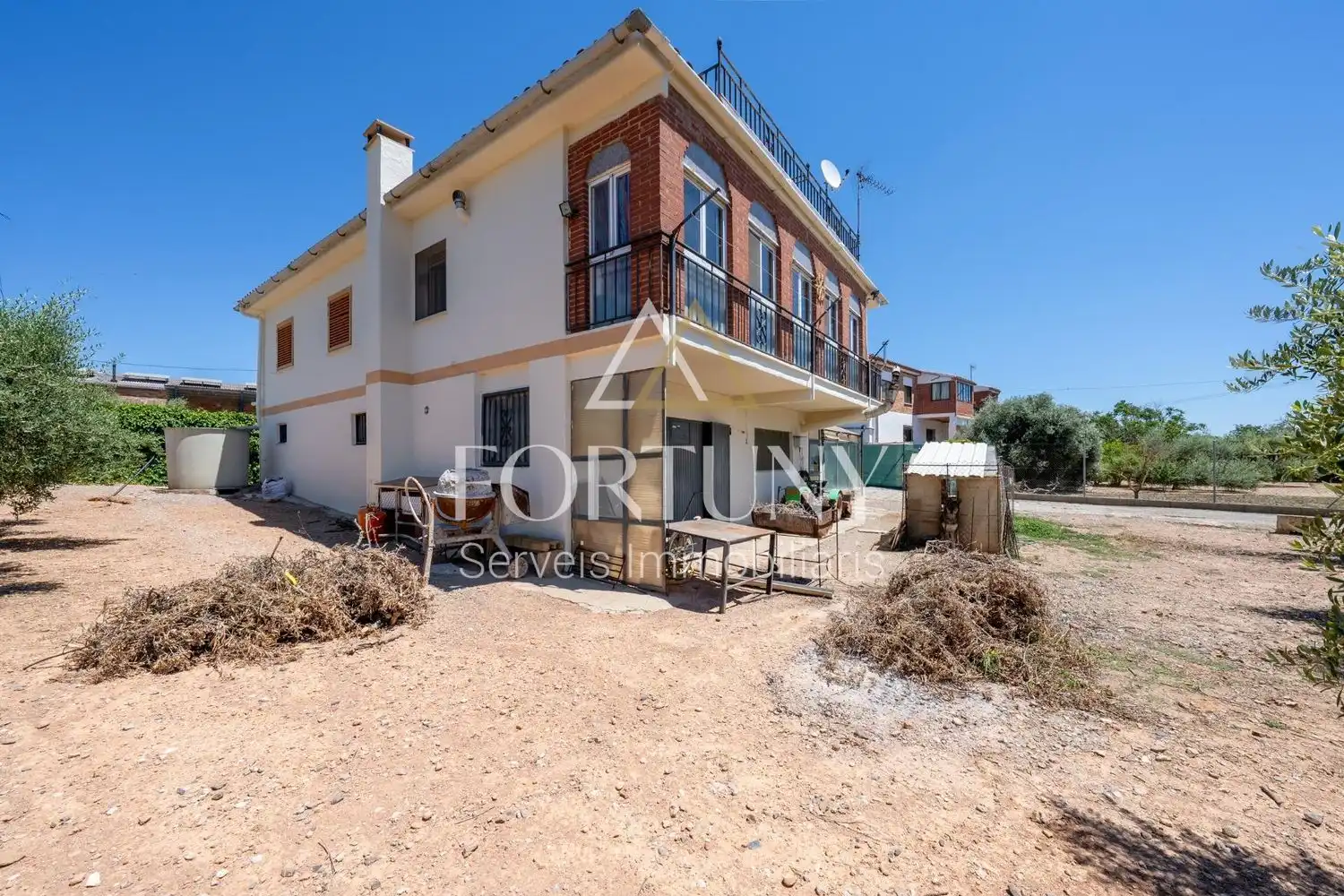Vista exterior de Casa o chalet en venta en L'Espluga de Francolí con Piscina