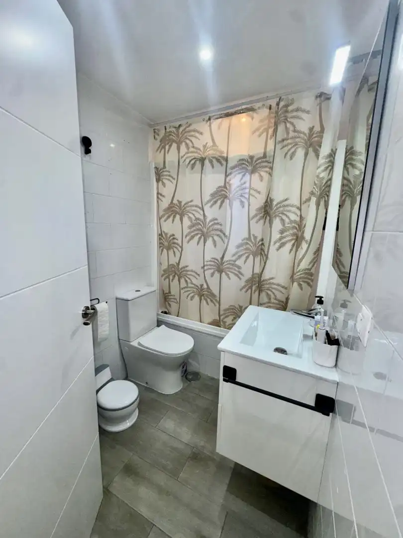 Baño de Piso en venta en Castilleja de la Cuesta con Aire acondicionado y Calefacción