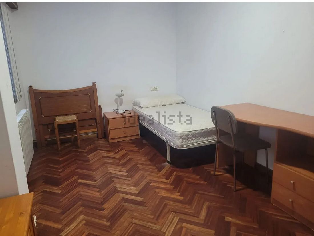 Piso para compartir en Rúa de San Pedro de Mezonzo, Ensanche - Sar