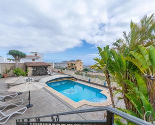 Vista exterior de Casa o xalet en venda en San Miguel de Abona amb Aire condicionat, Jardí privat i Terrassa