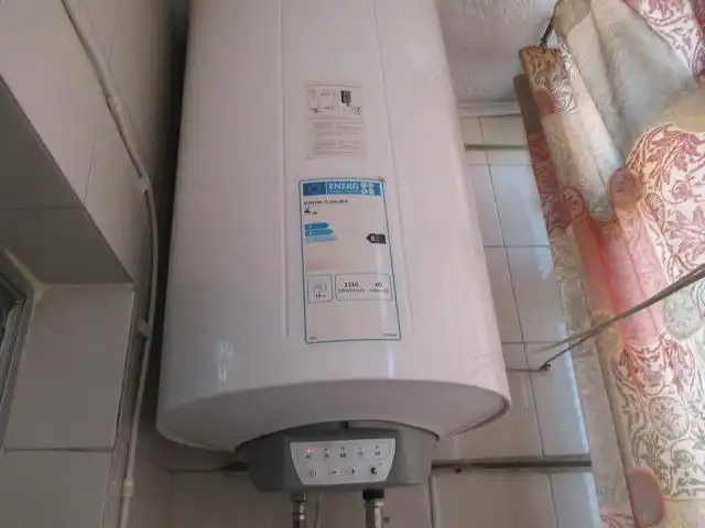 Badezimmer von Wohnung zur Miete in Granada mit Klimaanlage, Möbliert und Balkon