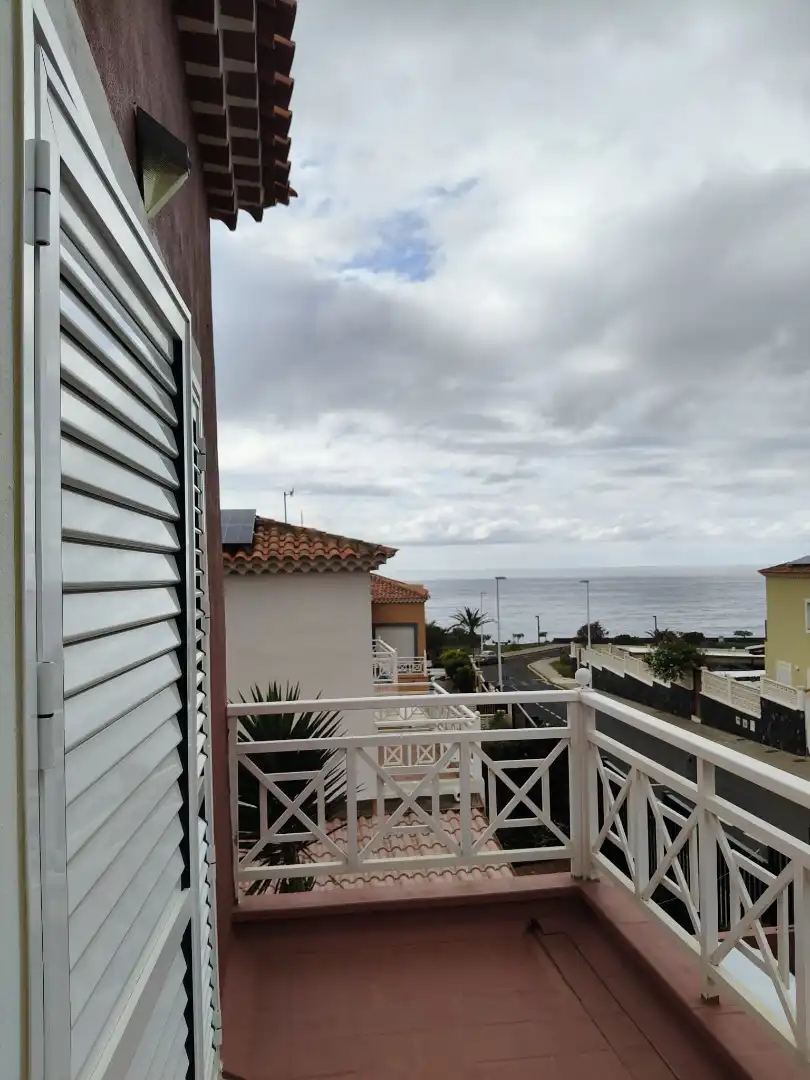 Vista exterior de Casa o chalet en venta en San Cristóbal de la Laguna con Jardín privado, Terraza y Piscina