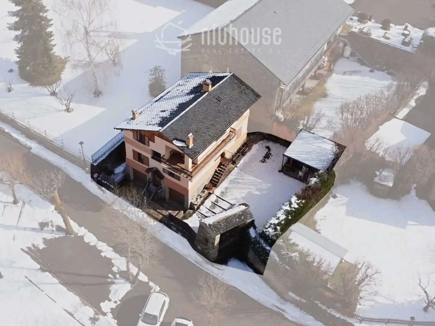 Exterior view of Houses for sale in Fontanals de Cerdanya