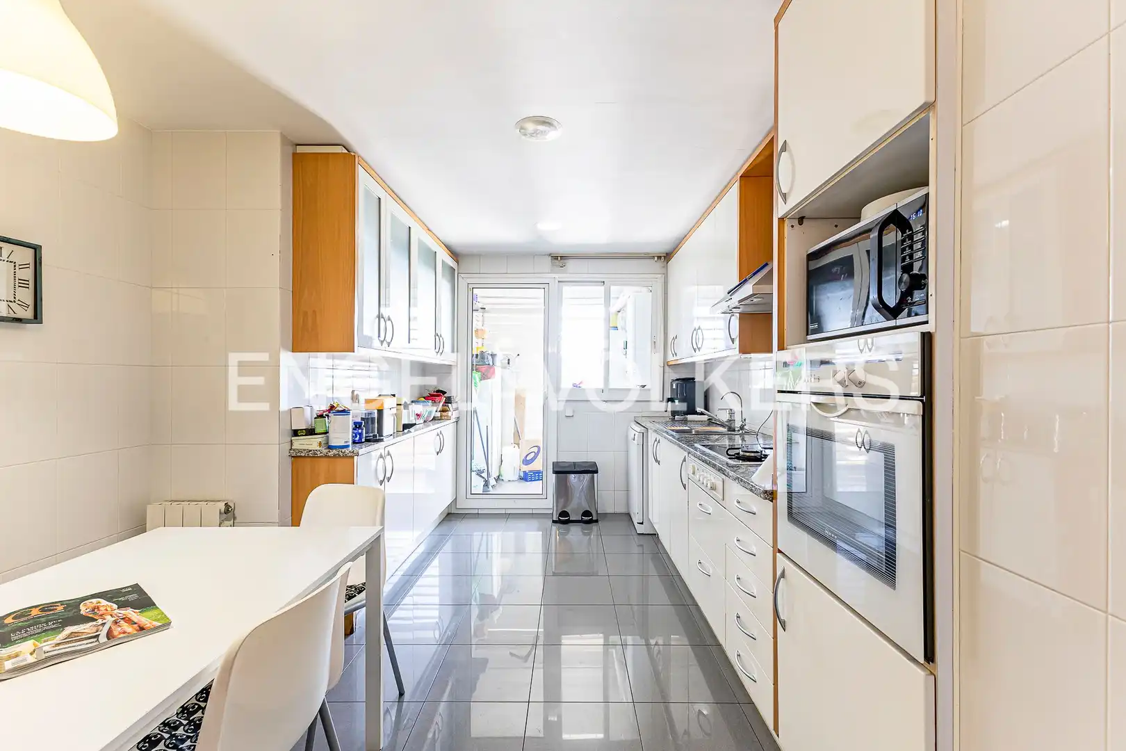 Flat with terrace to rent in El Centre, imagen 7