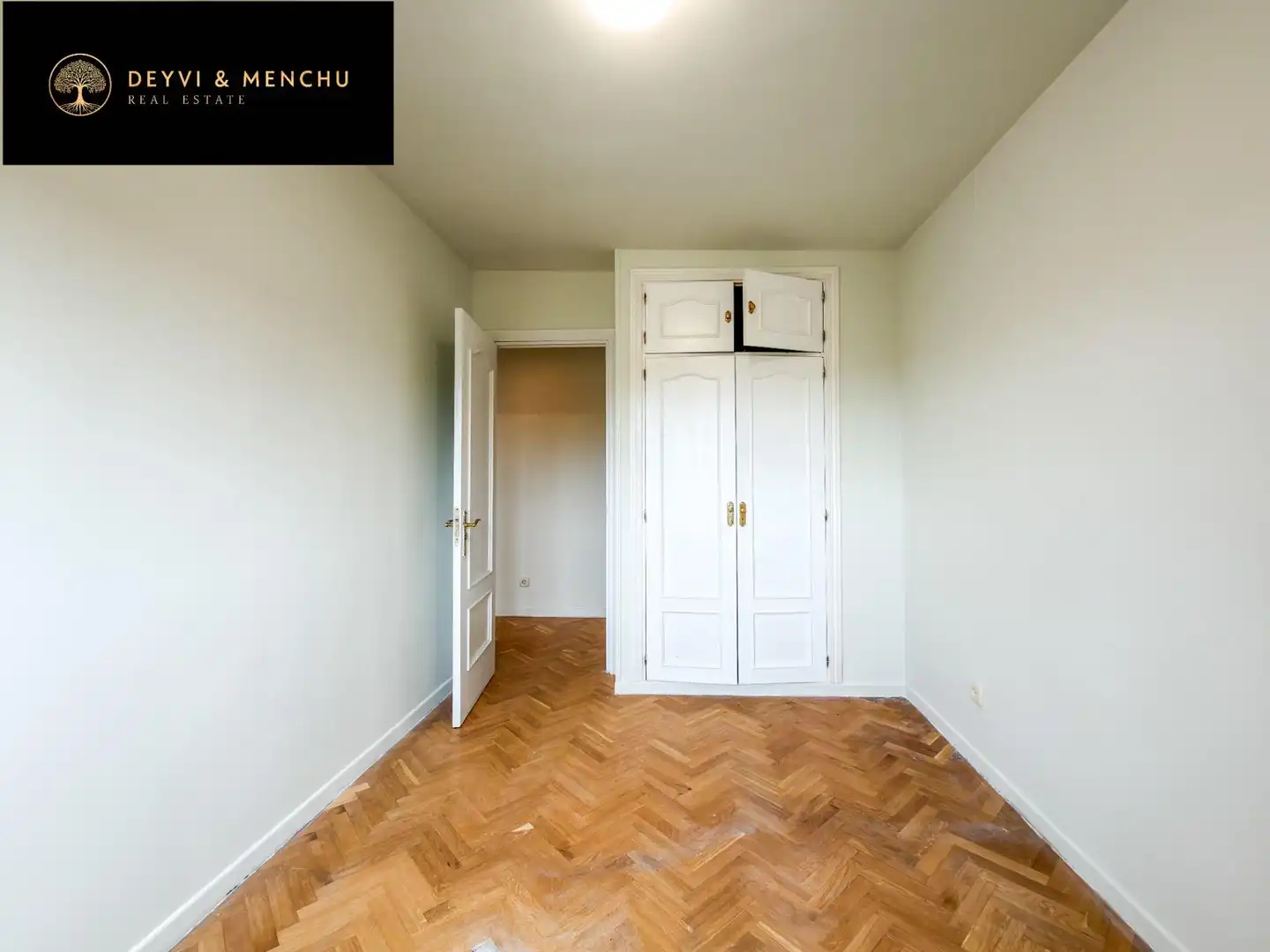 Habitación de Ático de alquiler en Pozuelo de Alarcón con Aire acondicionado, Jardín privado y Parquet