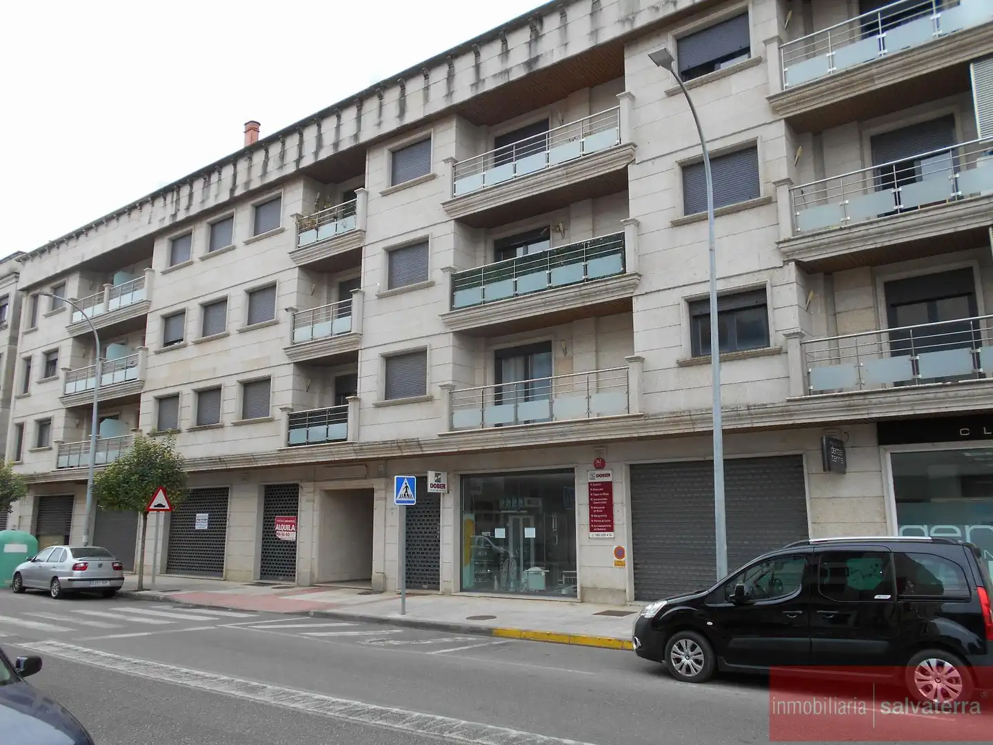 Pis amb terrassa en venda a rosalia de castro