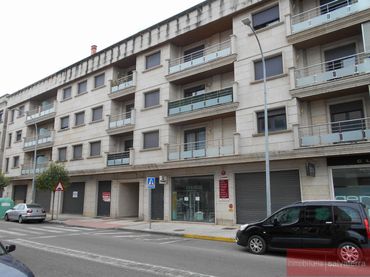 Pis amb balcó en venda a rosalia de castro
