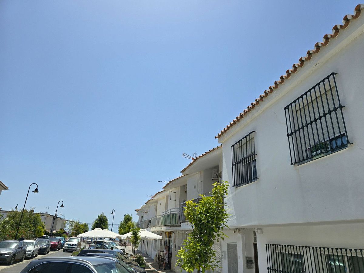 Exterior view of Single-family semi-detached for sale in Mijas