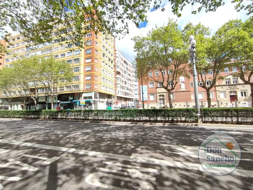 Vista exterior de Pis en venda en Valladolid amb Aire condicionat, Calefacció i Traster