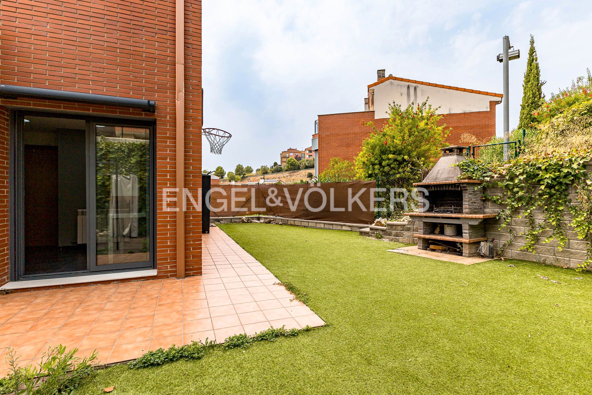 Terrassa de Casa o xalet en venda en Sant Esteve Sesrovires amb Calefacció i Jardí privat