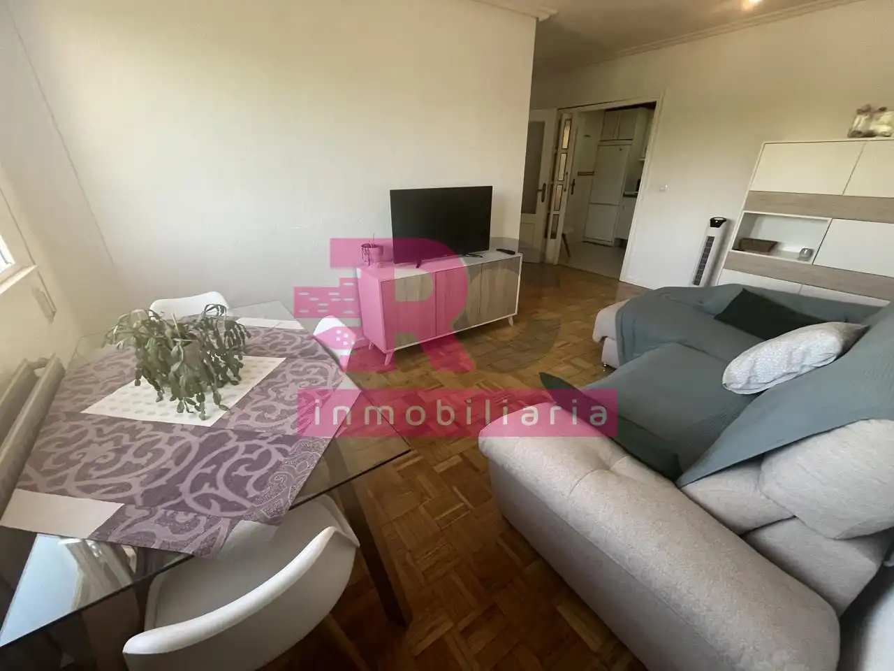 Living room of Flat for rent in Salamanca  with Heating, Parquet flooring and Furnished