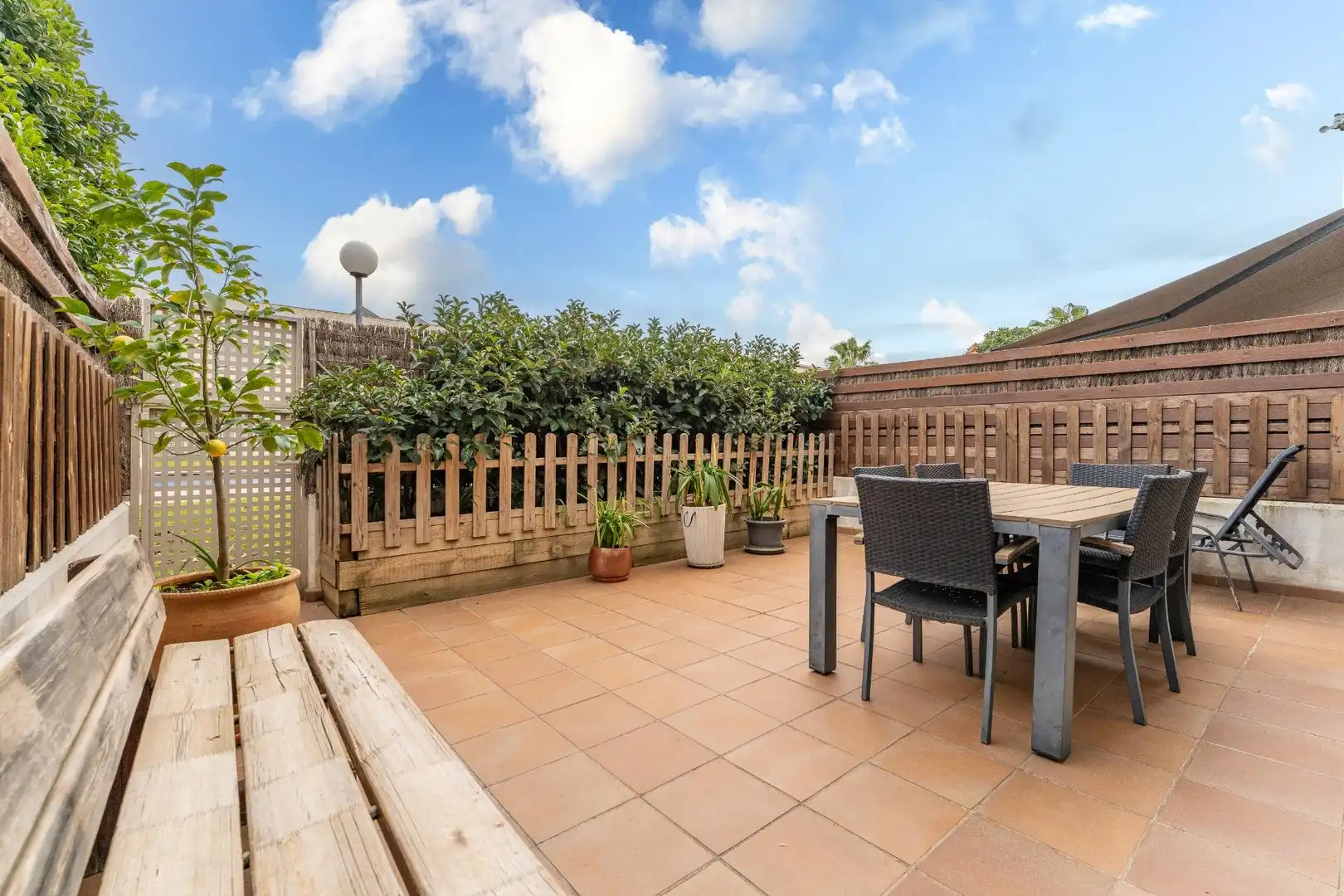 Terraza de Casa adosada en venta en Montbrió del Camp con Aire acondicionado, Calefacción y Jardín privado