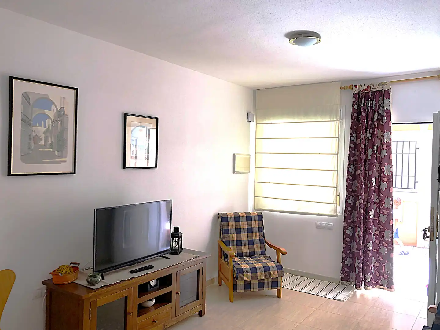 Sala de estar de Apartamento de alquiler en Cuevas del Almanzora con Aire acondicionado, Terraza y Piscina