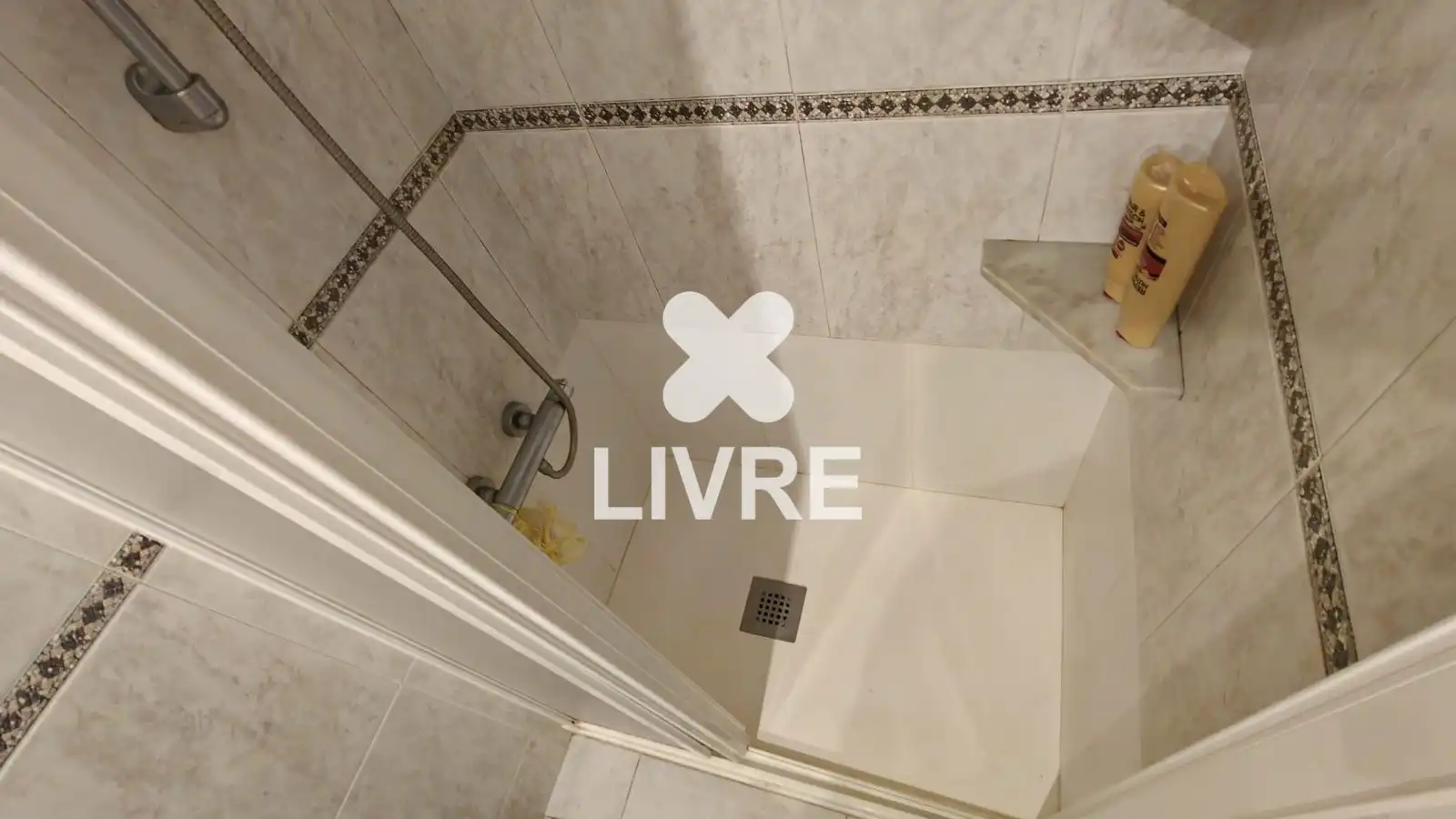 Baño de Piso en venta en Barcelona con Calefacción y Balcón