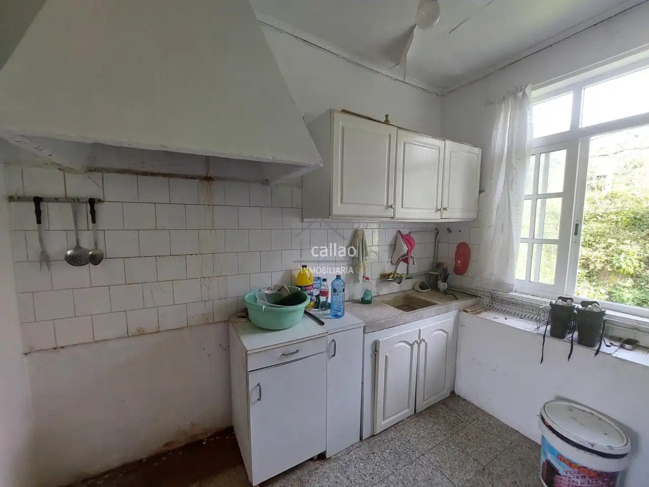 Cuina de Casa o xalet en venda en Ferrol amb Jardí privat i Traster