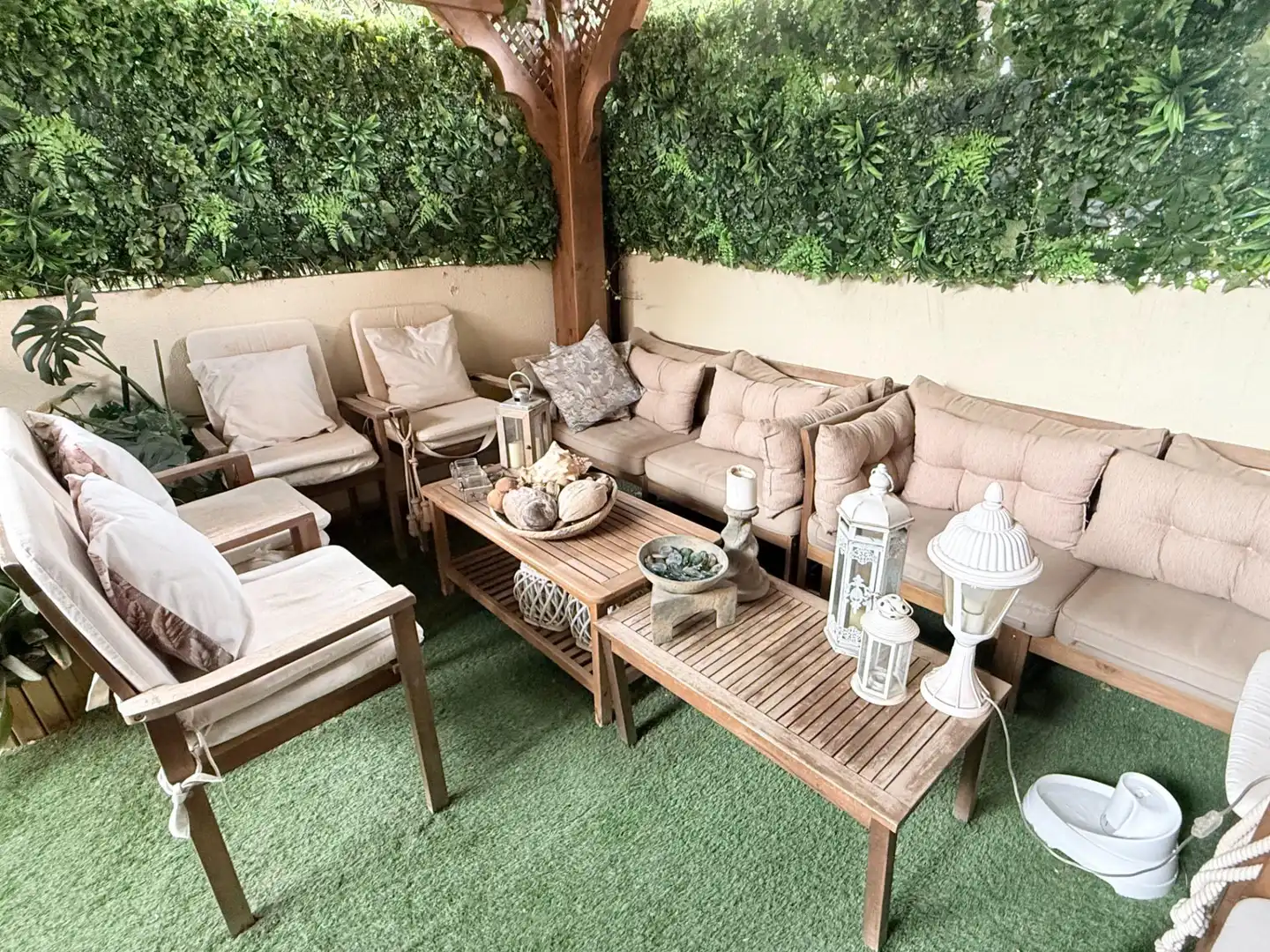 Terrasse von Einfamilien-Reihenhaus zum Verkauf in Sant Joan d'Alacant mit Privatgarten und Gemeinschaftspool