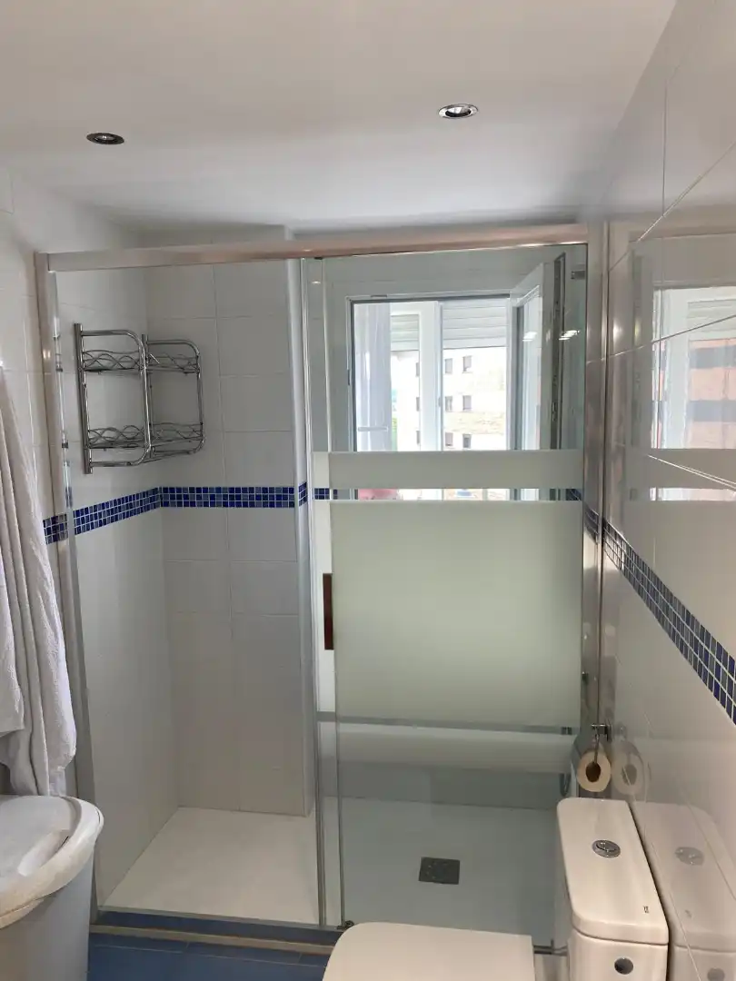 Baño de Piso en venta en Avilés con Amueblado y Balcón