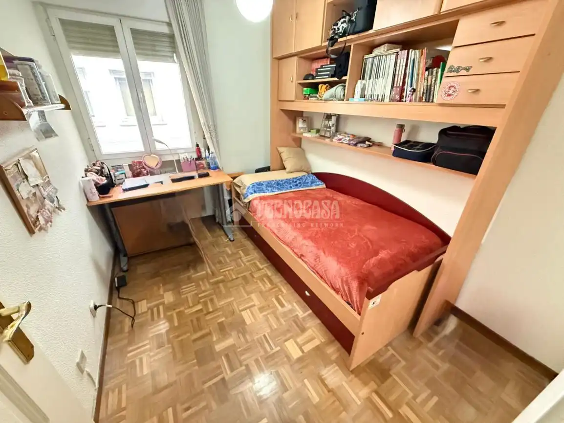 Habitación de Piso en venta en Madrid con Calefacción y Terraza