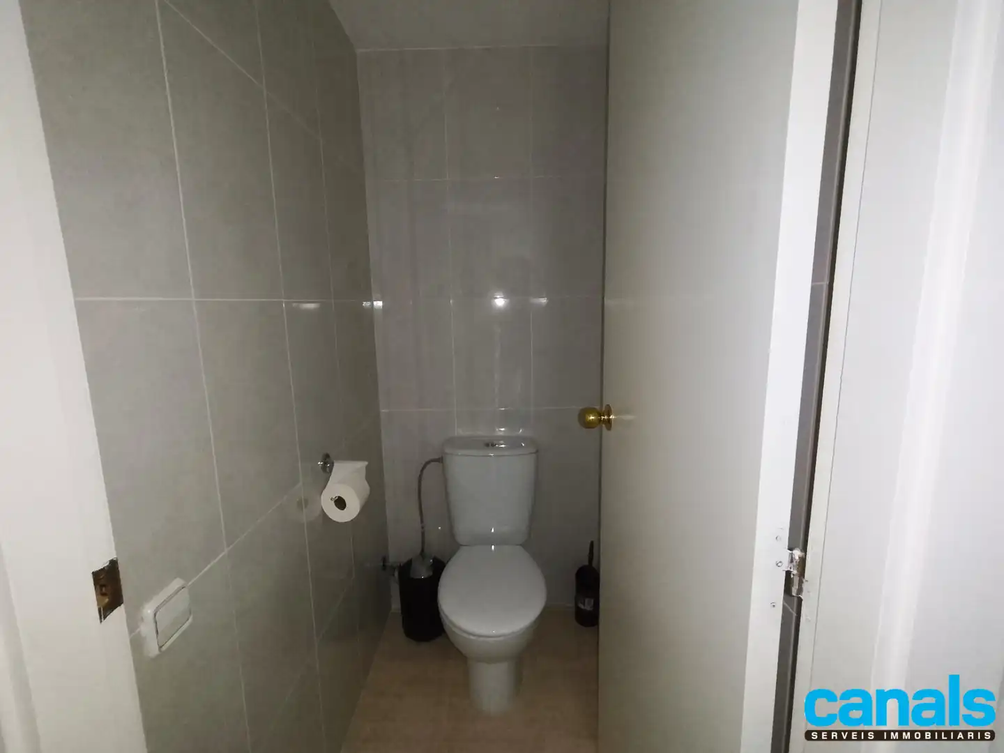 Bathroom of Commercial properties for rent in Ripollet  with Air Conditioner, Heating and Furnished