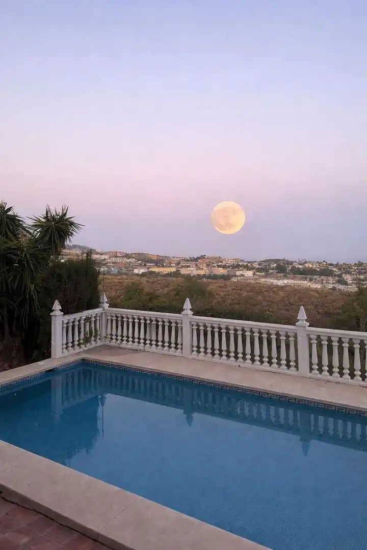 Vista exterior de Casa o chalet en venta en Mijas con Aire acondicionado, Calefacción y Jardín privado