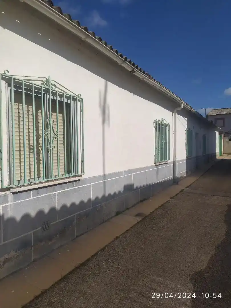 Vista exterior de Planta baixa en venda en Villarejo de Salvanés, Madrid
