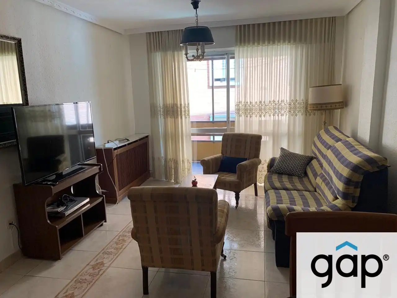 Living room of Flat for rent in Cuenca  with Heating, Terrace and Furnished