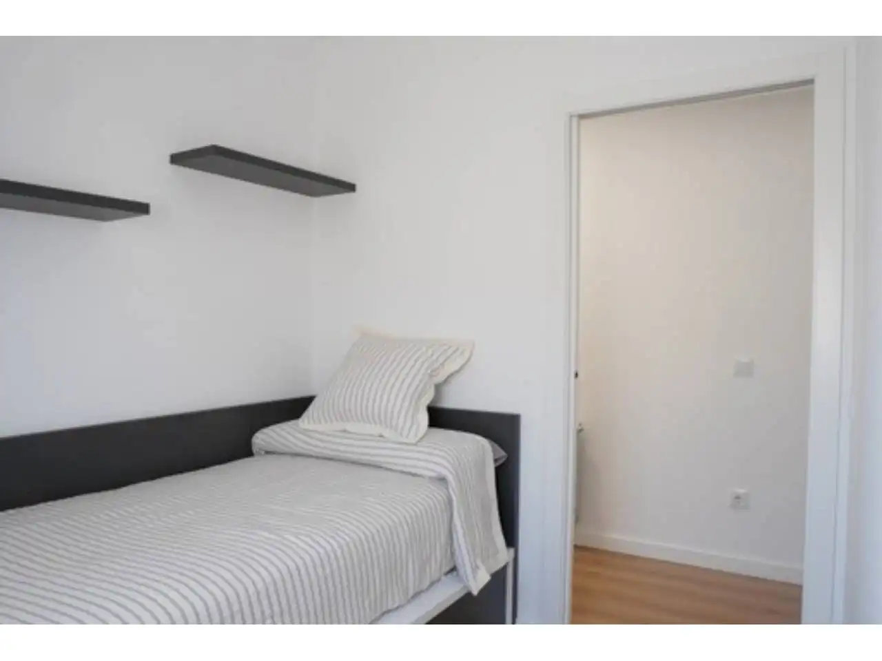 Flat for rent in Calle de les pinyes, 4, Marítim