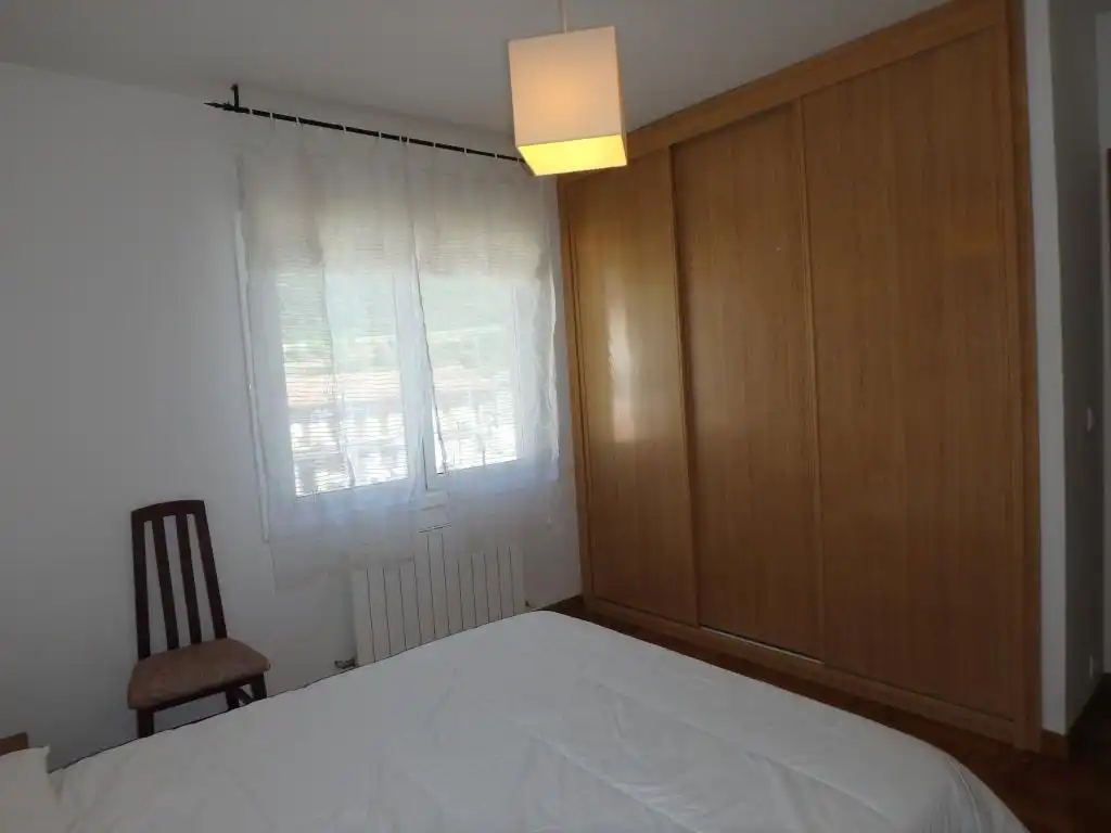Schlafzimmer von Wohnung zum Verkauf in Yesa mit Heizung und Möbliert