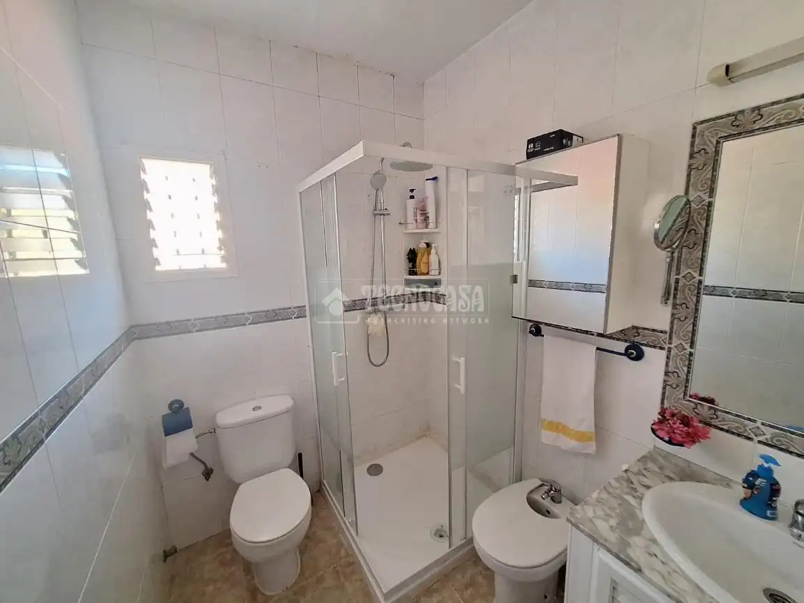 Bathroom of Flat for sale in Sevilla