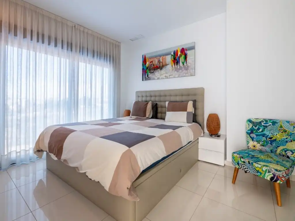 Dormitori de Casa o xalet en venda en Rojales amb Aire condicionat, Jardí privat i Piscina