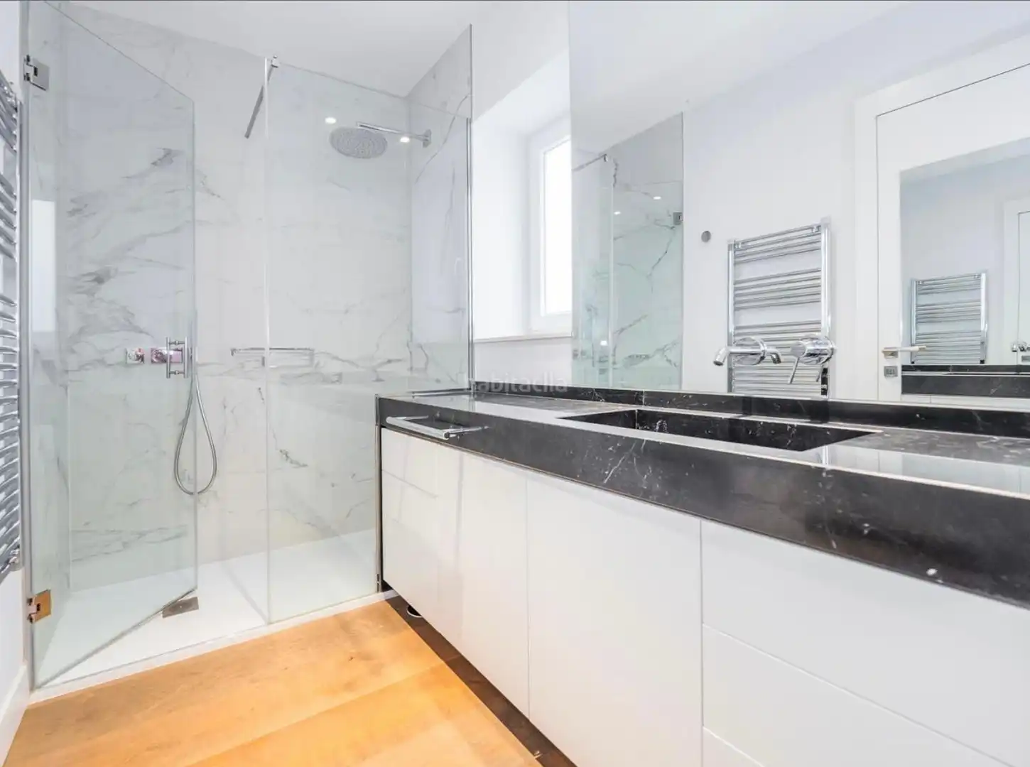 Badezimmer von Wohnung zum Verkauf in Barcelona mit Terrasse und Gemeinschaftspool
