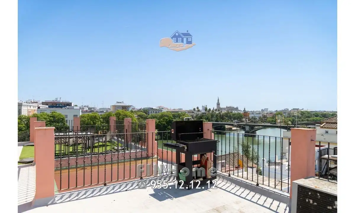 Terraza de Ático de alquiler en Sevilla con Aire acondicionado, Calefacción y Jardín privado