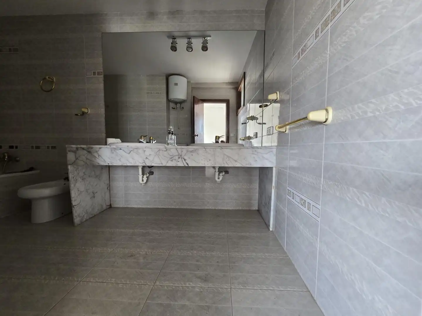 Badezimmer von Haus oder Chalet zum Verkauf in Benidorm mit Privatgarten, Terrasse und Abstellraum