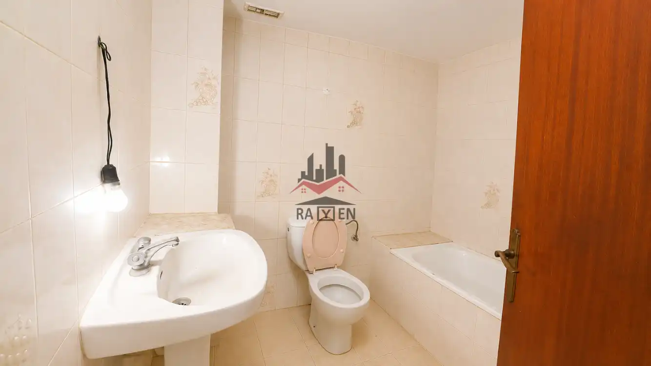 Bathroom of Commercial properties for sale in Figueres