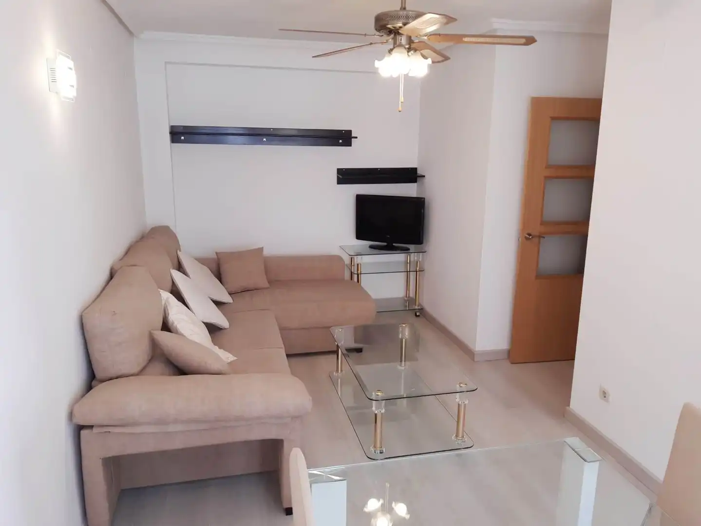 Wohnzimmer von Wohnung zur Miete in  Zaragoza Capital mit Heizung, Parkett und Möbliert