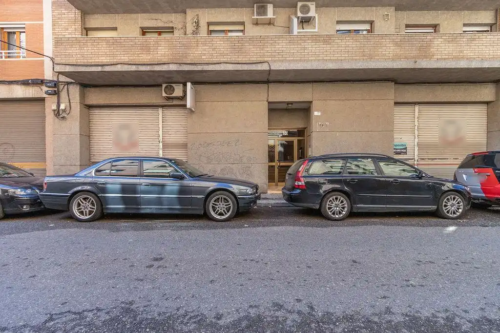Parking de Local en venta en Lleida