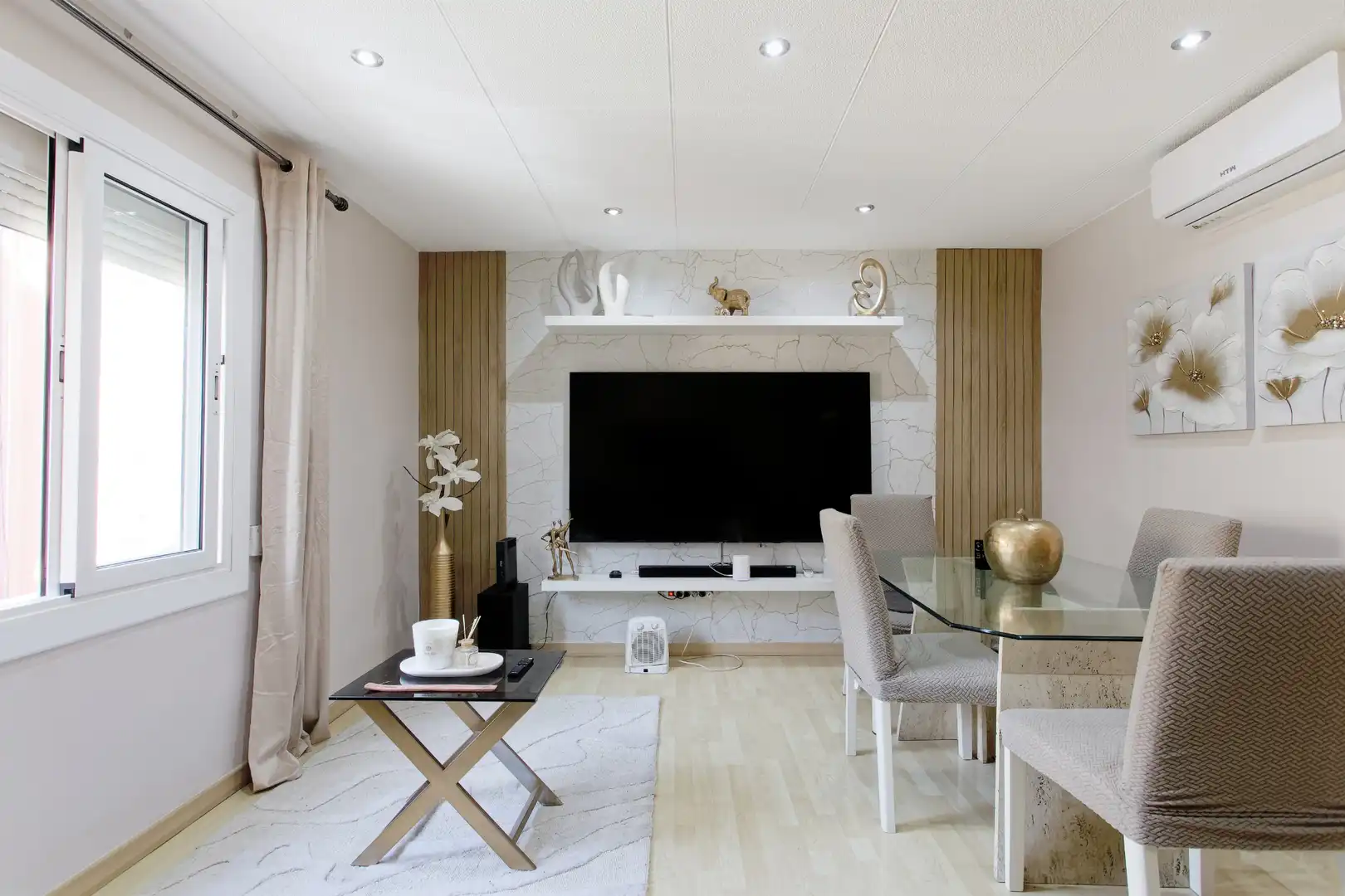 Living room of Flat for sale in L'Hospitalet de Llobregat