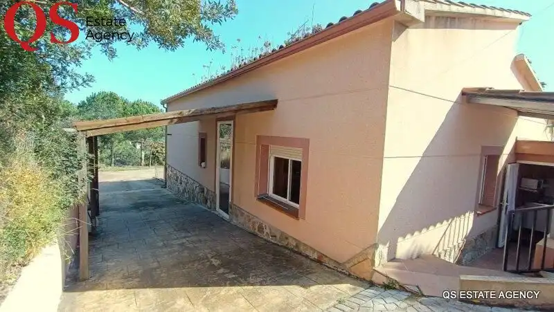 Vista exterior de Casa o xalet en venda en Tordera amb Calefacció, Jardí privat i Terrassa