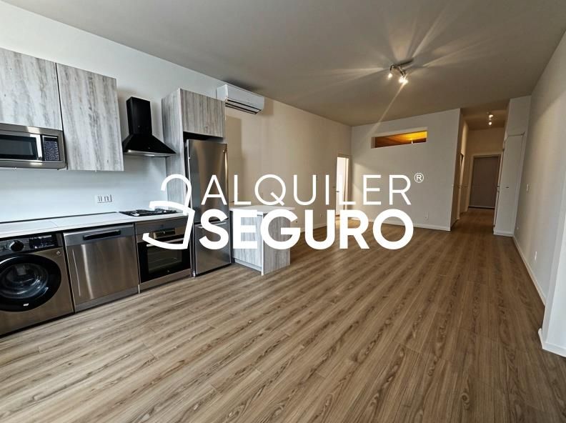 Exterior view of Flat to rent in  Madrid Capital  with Air Conditioner and Heating