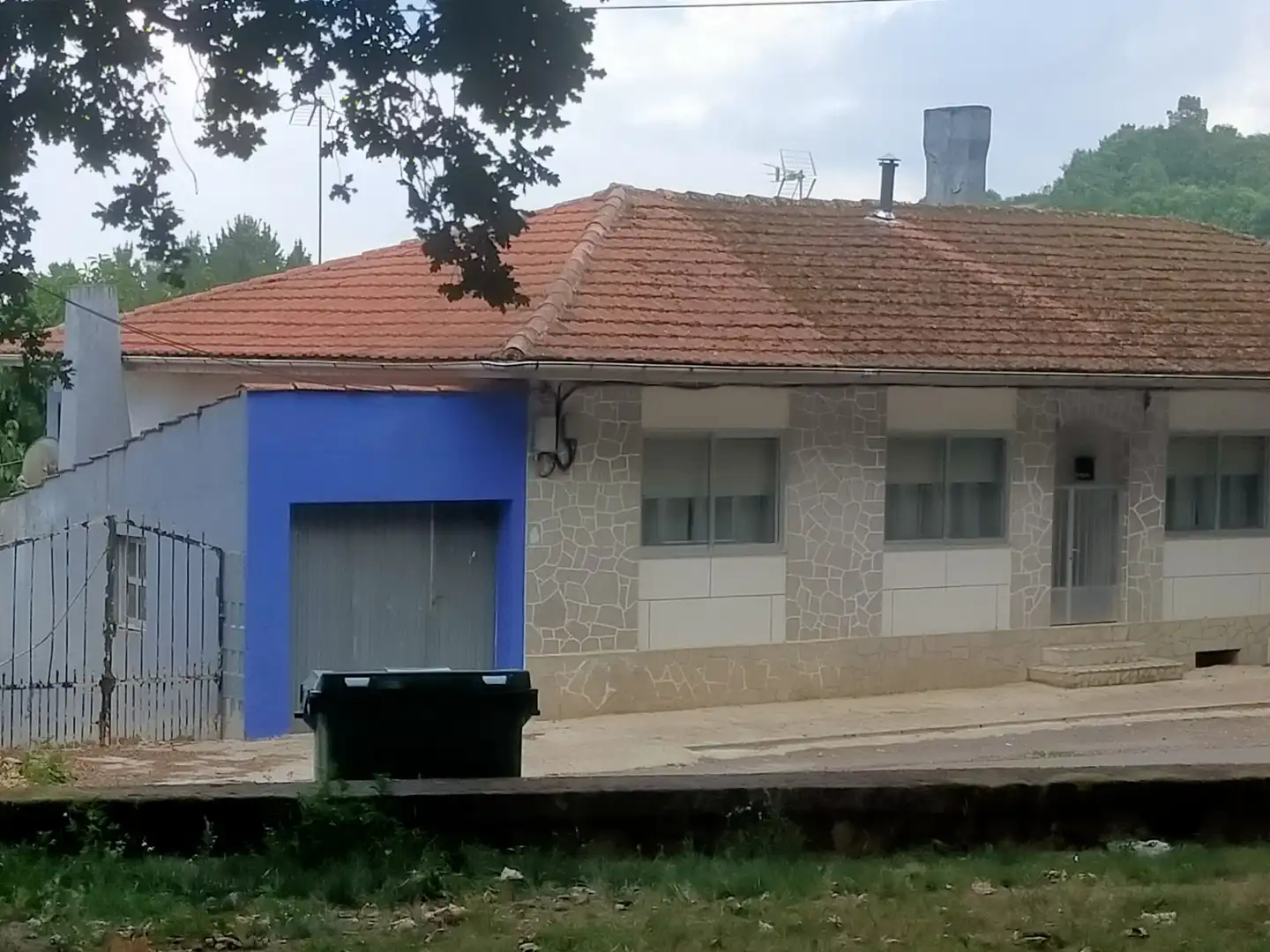 Adossat amb jardí en venda a Barrio Currelos 40