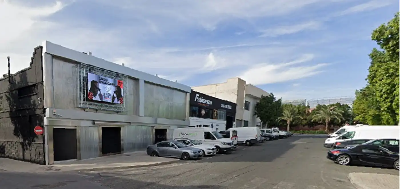 Nave industrial de alquiler en Carrer Sabadell, 1, Ciutat Esportiva