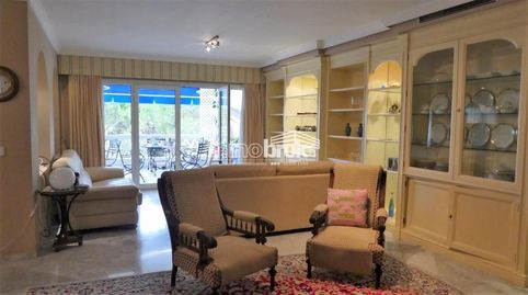 Foto 2 de Piso de alquiler en Playas del Duque, Puerto Banús, Marbella
