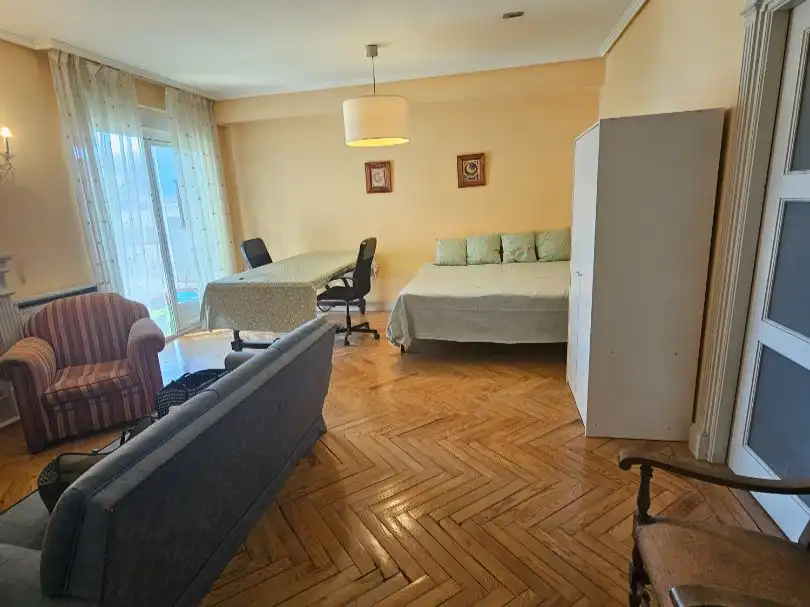 Dormitori de Pis per a compartir en Madrid amb Aire condicionat, Calefacció i Parquet