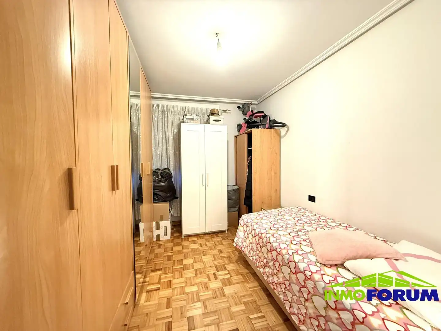Dormitori de Pis en venda en A Coruña Capital  amb Parquet